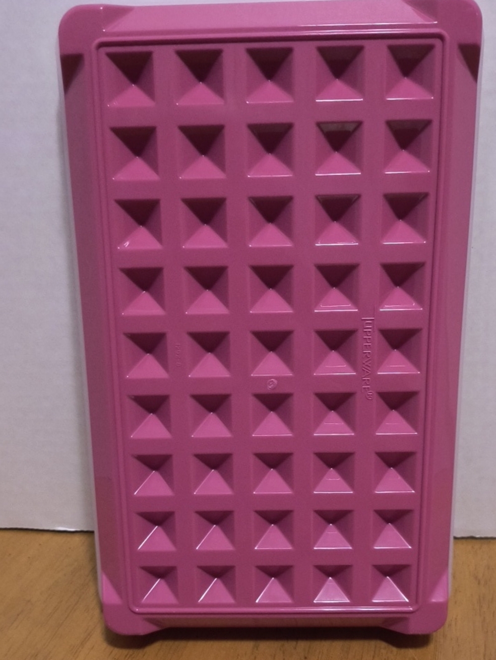 Burnt Red Tupperware. Hot Dog Bacon Holder B5 10x6 Inches